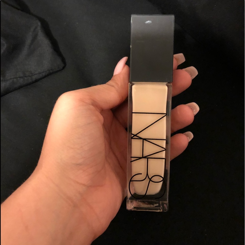 NARS natural radiant foundation